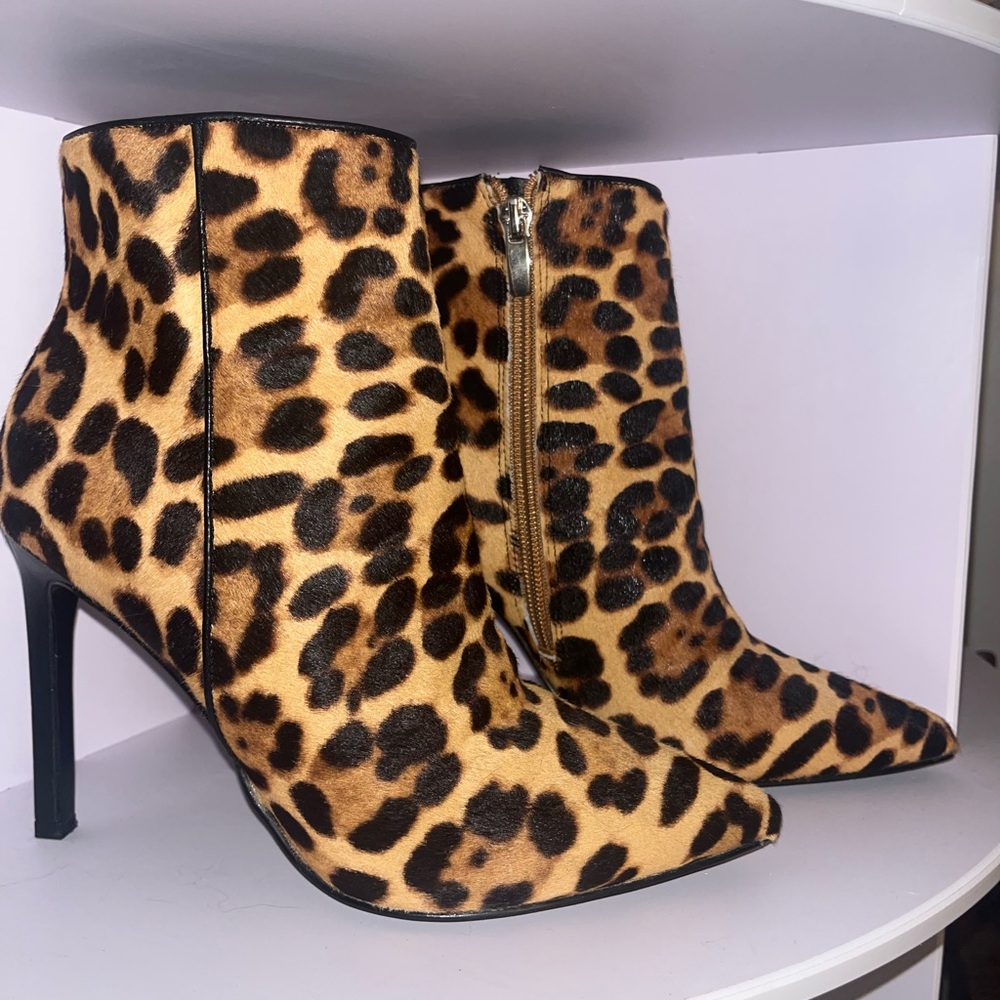 Leopard Print Pointed Toe Ankle Booties – Size 6.5